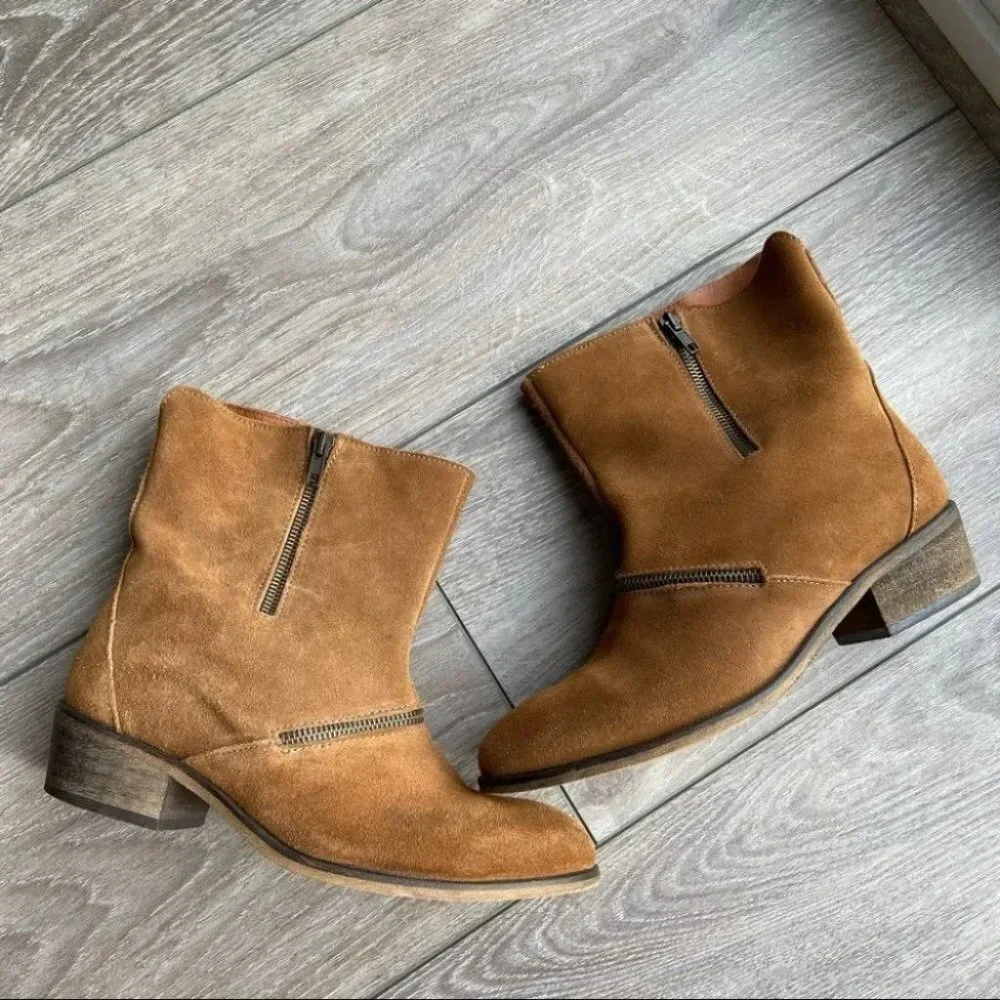 Suede Leather Zipper Western Ankle Boots Made in Portugal